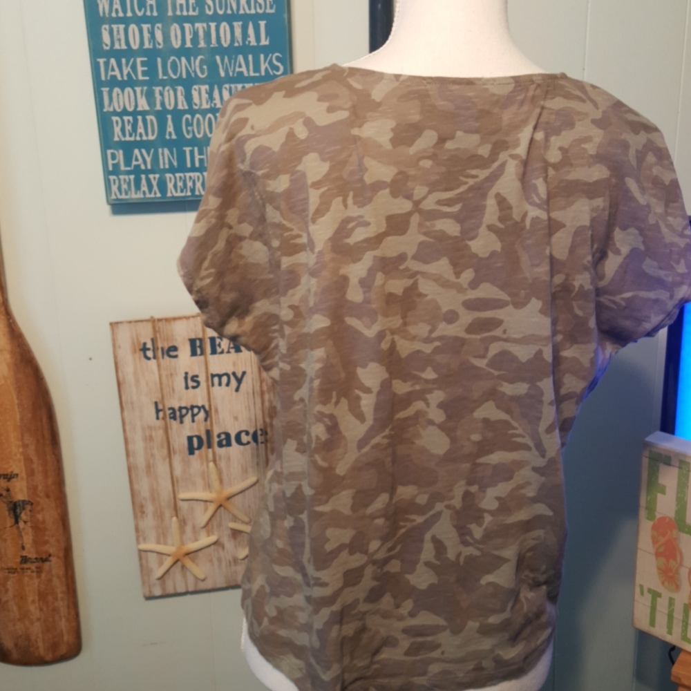 INC International Concepts Camo Twist Front Tee Green Brown V Neck Top Medium - Picture 4 of 5